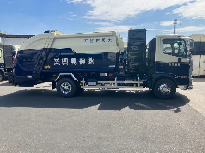 福島興業の新しいパッカー車
